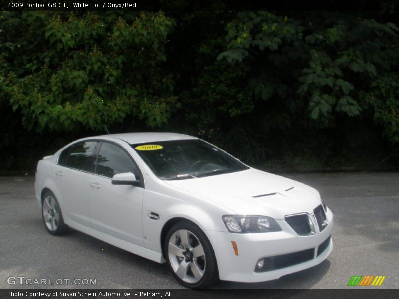 White Hot / Onyx/Red 2009 Pontiac G8 GT