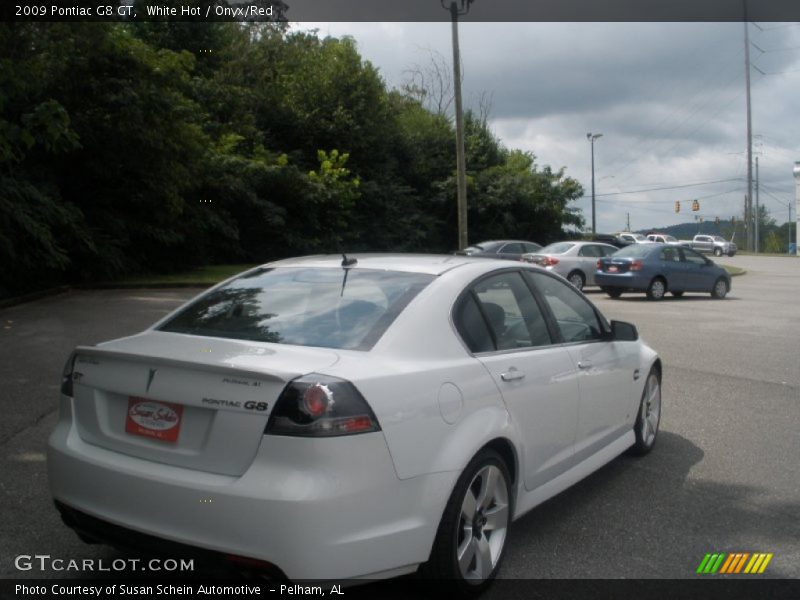 White Hot / Onyx/Red 2009 Pontiac G8 GT