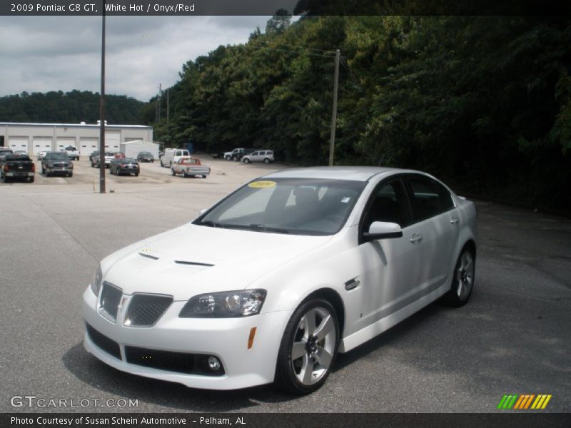 White Hot / Onyx/Red 2009 Pontiac G8 GT