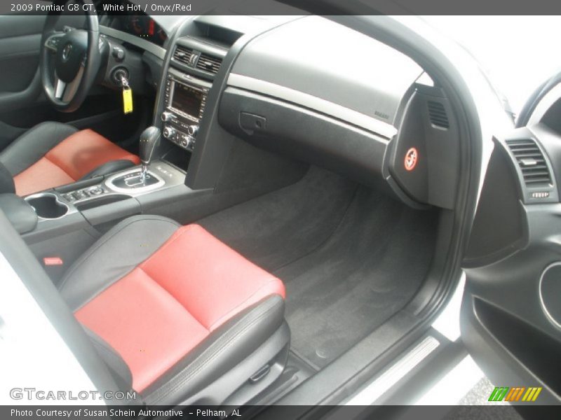 White Hot / Onyx/Red 2009 Pontiac G8 GT