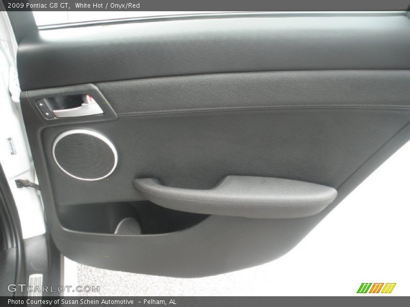 White Hot / Onyx/Red 2009 Pontiac G8 GT
