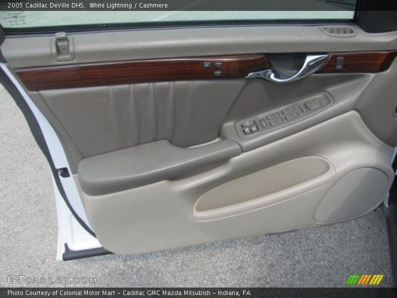 White Lightning / Cashmere 2005 Cadillac DeVille DHS