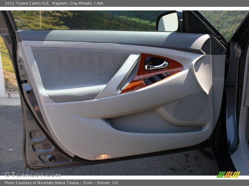 Magnetic Gray Metallic / Ash 2011 Toyota Camry XLE