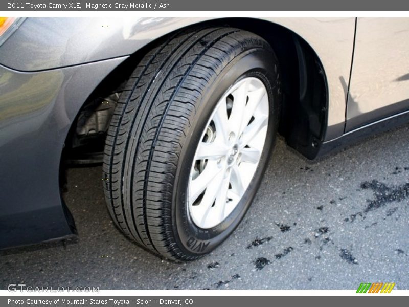 Magnetic Gray Metallic / Ash 2011 Toyota Camry XLE