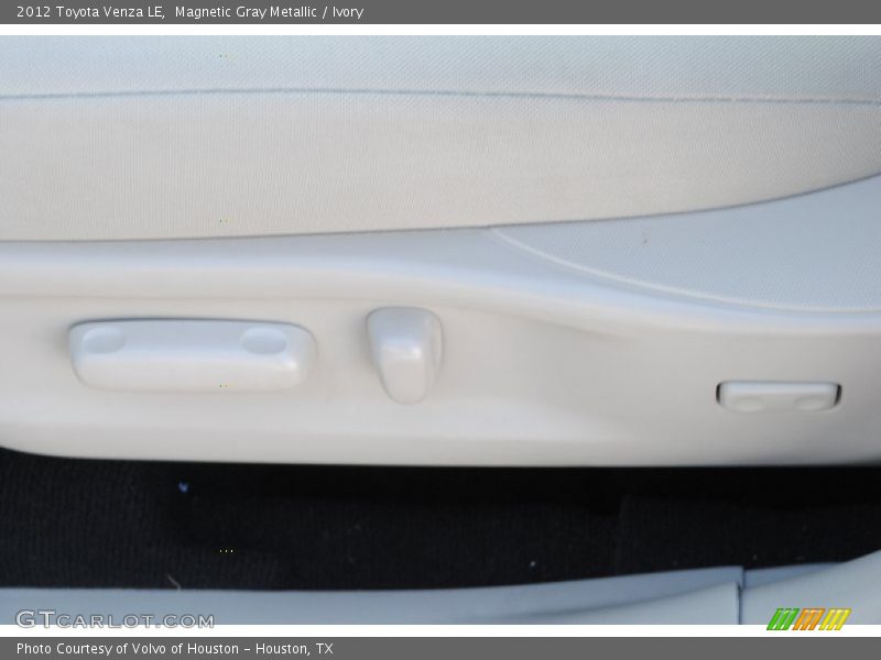 Magnetic Gray Metallic / Ivory 2012 Toyota Venza LE