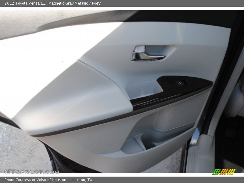 Magnetic Gray Metallic / Ivory 2012 Toyota Venza LE