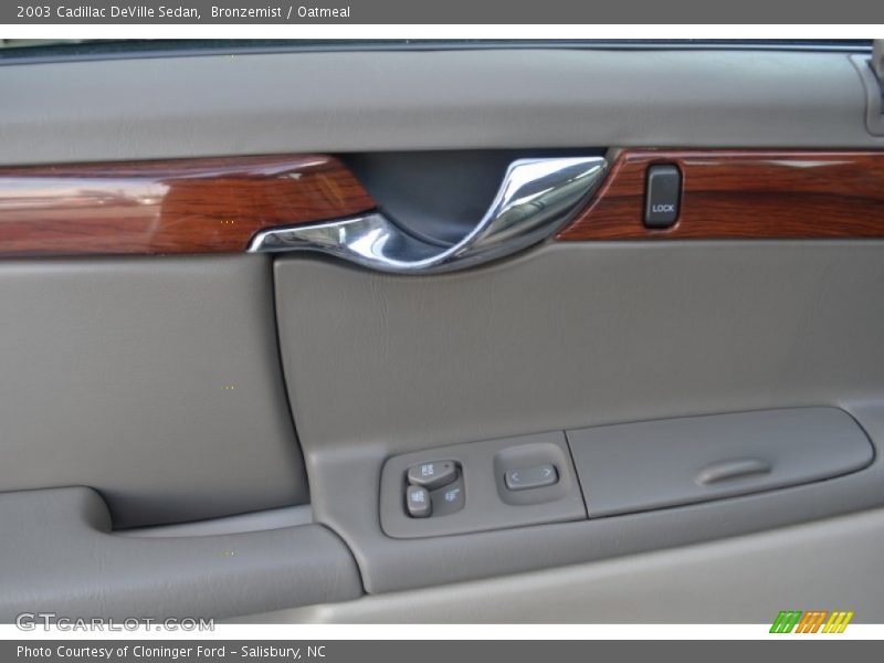 Bronzemist / Oatmeal 2003 Cadillac DeVille Sedan