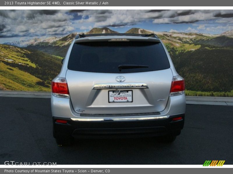 Classic Silver Metallic / Ash 2013 Toyota Highlander SE 4WD