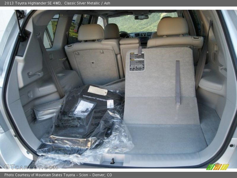 Classic Silver Metallic / Ash 2013 Toyota Highlander SE 4WD