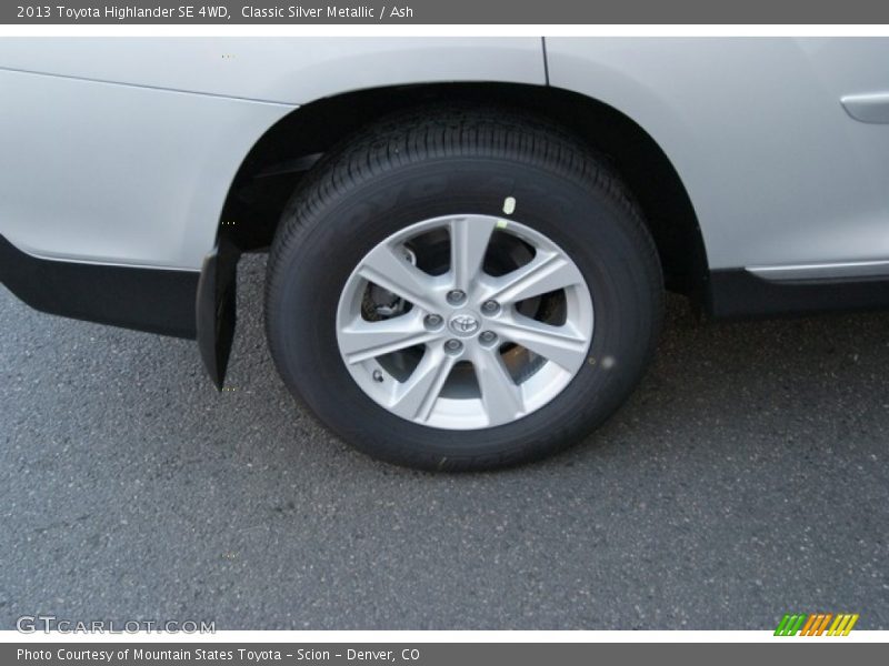 Classic Silver Metallic / Ash 2013 Toyota Highlander SE 4WD