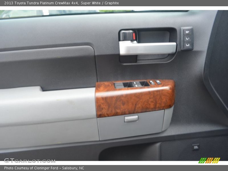 Super White / Graphite 2013 Toyota Tundra Platinum CrewMax 4x4