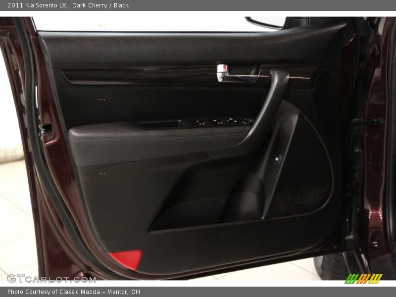 Dark Cherry / Black 2011 Kia Sorento LX