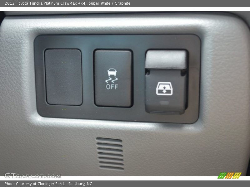 Super White / Graphite 2013 Toyota Tundra Platinum CrewMax 4x4