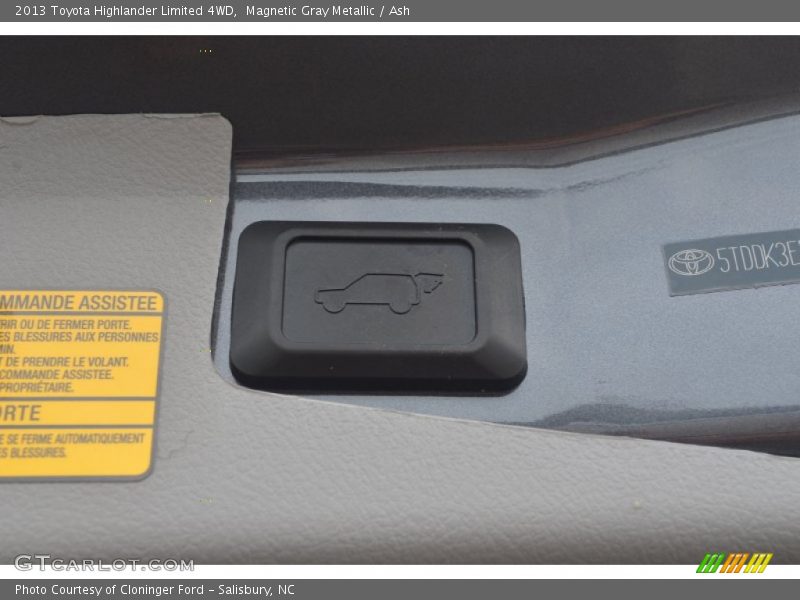 Magnetic Gray Metallic / Ash 2013 Toyota Highlander Limited 4WD