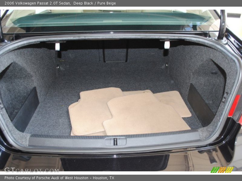 Deep Black / Pure Beige 2006 Volkswagen Passat 2.0T Sedan
