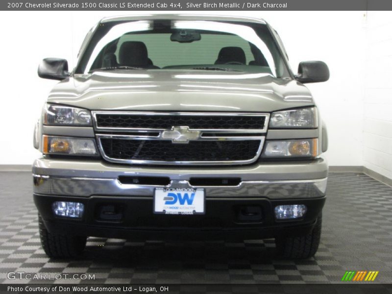 Silver Birch Metallic / Dark Charcoal 2007 Chevrolet Silverado 1500 Classic LS Extended Cab 4x4