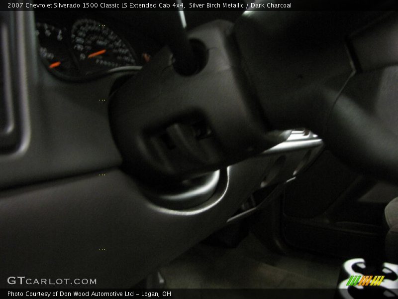 Silver Birch Metallic / Dark Charcoal 2007 Chevrolet Silverado 1500 Classic LS Extended Cab 4x4
