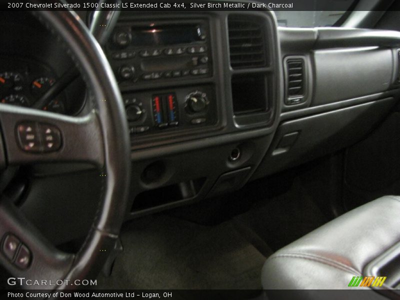 Silver Birch Metallic / Dark Charcoal 2007 Chevrolet Silverado 1500 Classic LS Extended Cab 4x4
