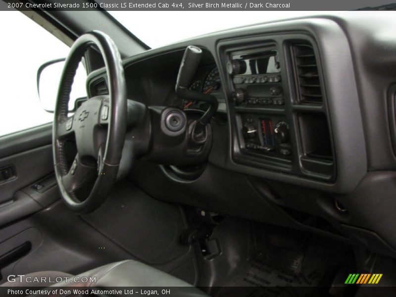 Silver Birch Metallic / Dark Charcoal 2007 Chevrolet Silverado 1500 Classic LS Extended Cab 4x4