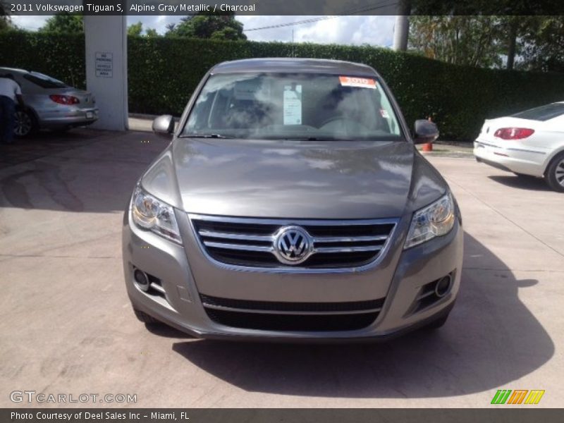 Alpine Gray Metallic / Charcoal 2011 Volkswagen Tiguan S