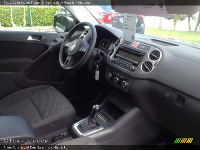 Alpine Gray Metallic / Charcoal 2011 Volkswagen Tiguan S