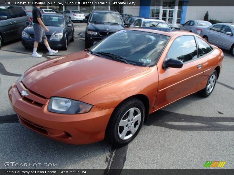 Front 3/4 View of 2005 Cavalier LS Coupe