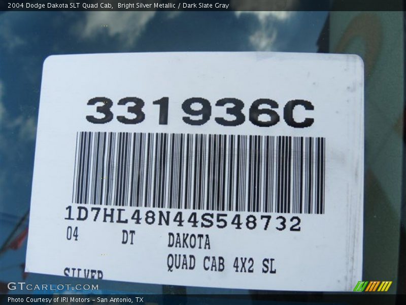 Bright Silver Metallic / Dark Slate Gray 2004 Dodge Dakota SLT Quad Cab