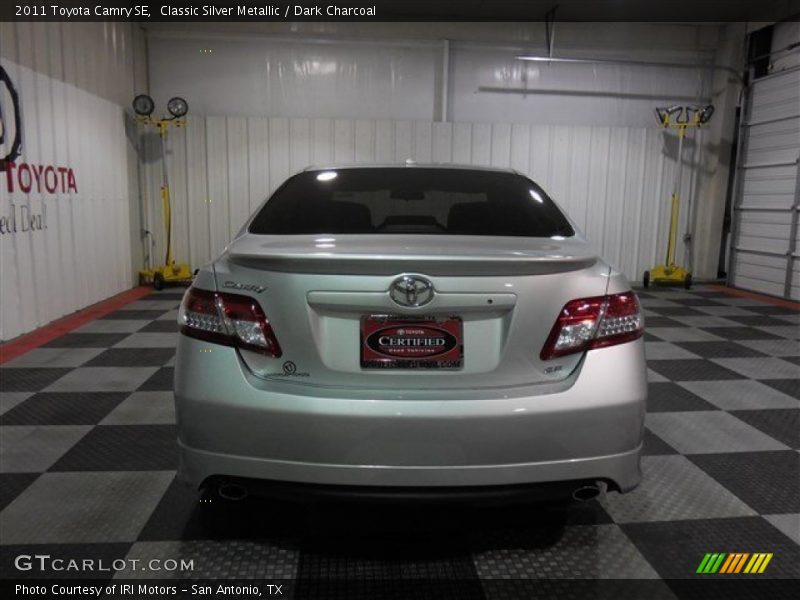 Classic Silver Metallic / Dark Charcoal 2011 Toyota Camry SE