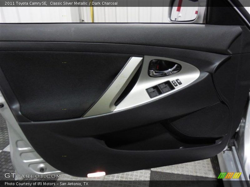 Classic Silver Metallic / Dark Charcoal 2011 Toyota Camry SE