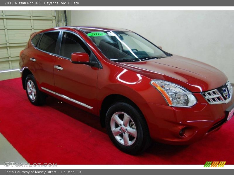 Cayenne Red / Black 2013 Nissan Rogue S