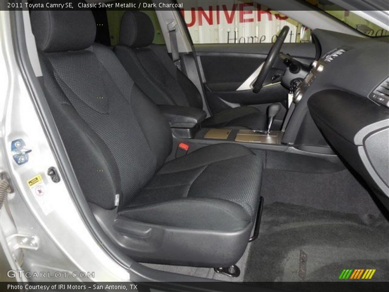 Classic Silver Metallic / Dark Charcoal 2011 Toyota Camry SE