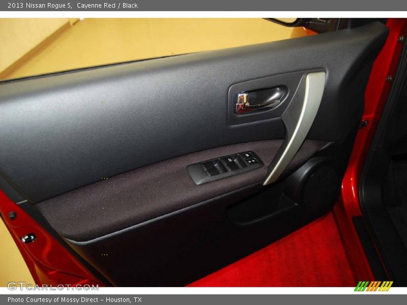 Cayenne Red / Black 2013 Nissan Rogue S