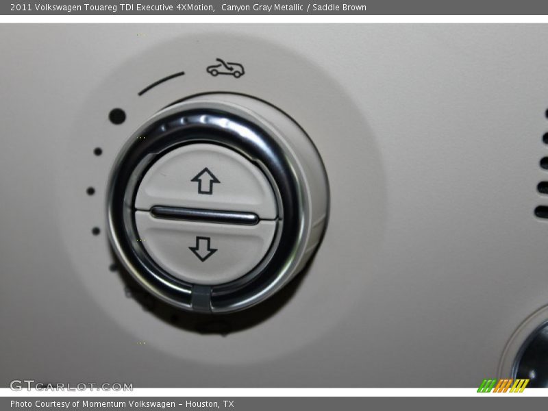 Canyon Gray Metallic / Saddle Brown 2011 Volkswagen Touareg TDI Executive 4XMotion