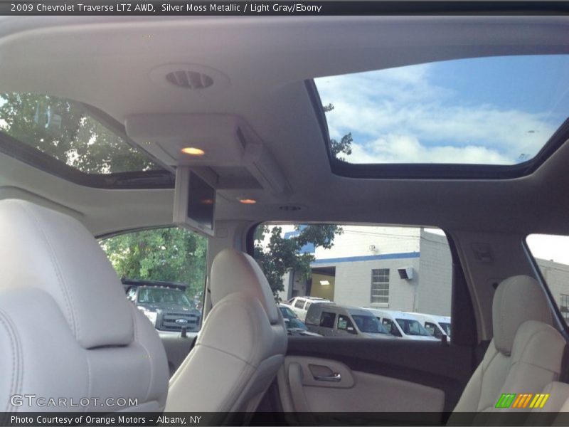 Silver Moss Metallic / Light Gray/Ebony 2009 Chevrolet Traverse LTZ AWD