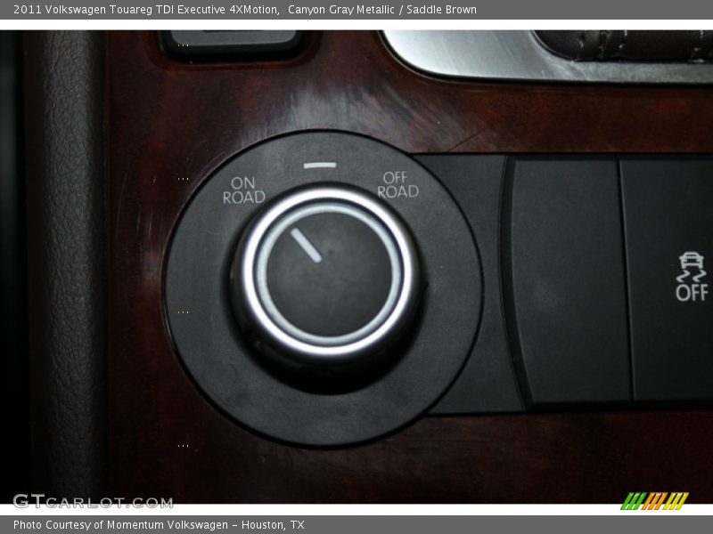 Canyon Gray Metallic / Saddle Brown 2011 Volkswagen Touareg TDI Executive 4XMotion