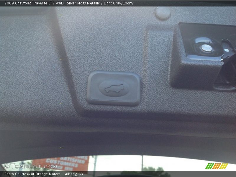 Silver Moss Metallic / Light Gray/Ebony 2009 Chevrolet Traverse LTZ AWD