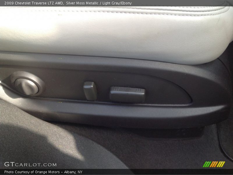 Silver Moss Metallic / Light Gray/Ebony 2009 Chevrolet Traverse LTZ AWD