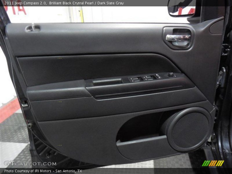 Brilliant Black Crystal Pearl / Dark Slate Gray 2011 Jeep Compass 2.0