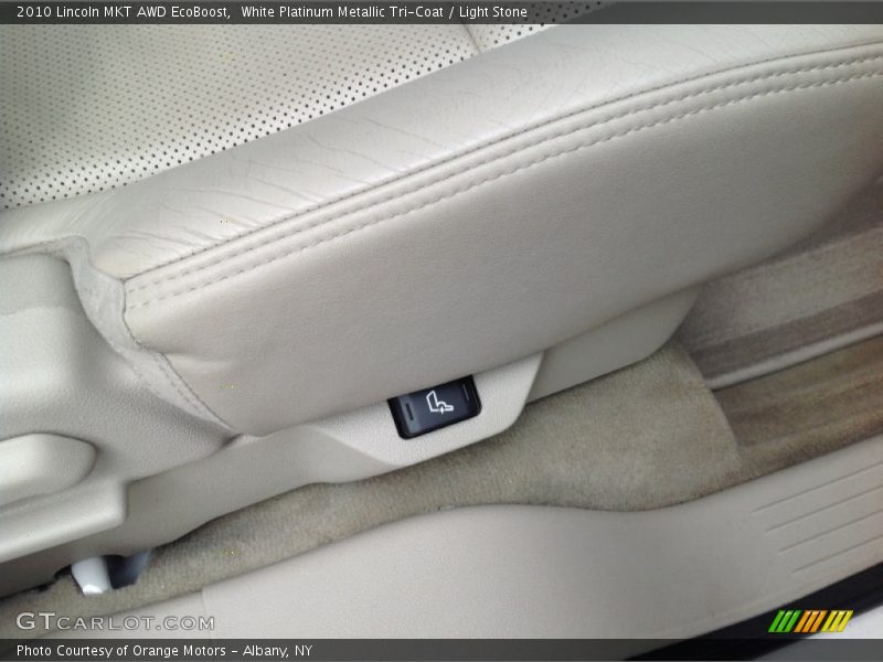 White Platinum Metallic Tri-Coat / Light Stone 2010 Lincoln MKT AWD EcoBoost