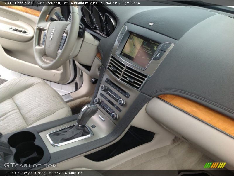 White Platinum Metallic Tri-Coat / Light Stone 2010 Lincoln MKT AWD EcoBoost