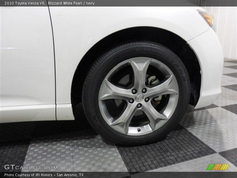 Blizzard White Pearl / Ivory 2010 Toyota Venza V6