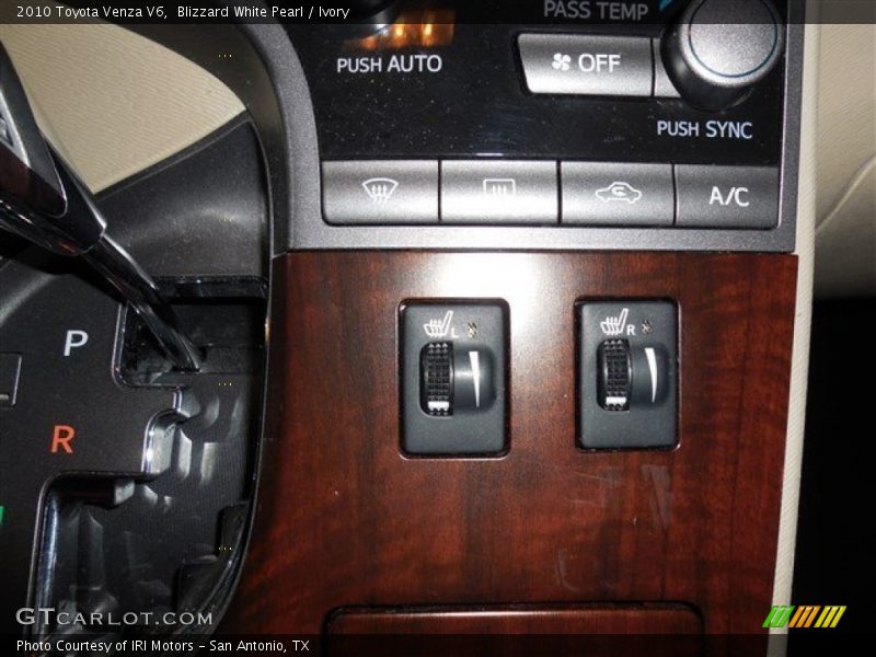 Blizzard White Pearl / Ivory 2010 Toyota Venza V6