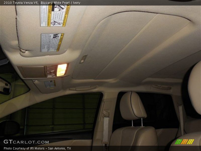 Blizzard White Pearl / Ivory 2010 Toyota Venza V6