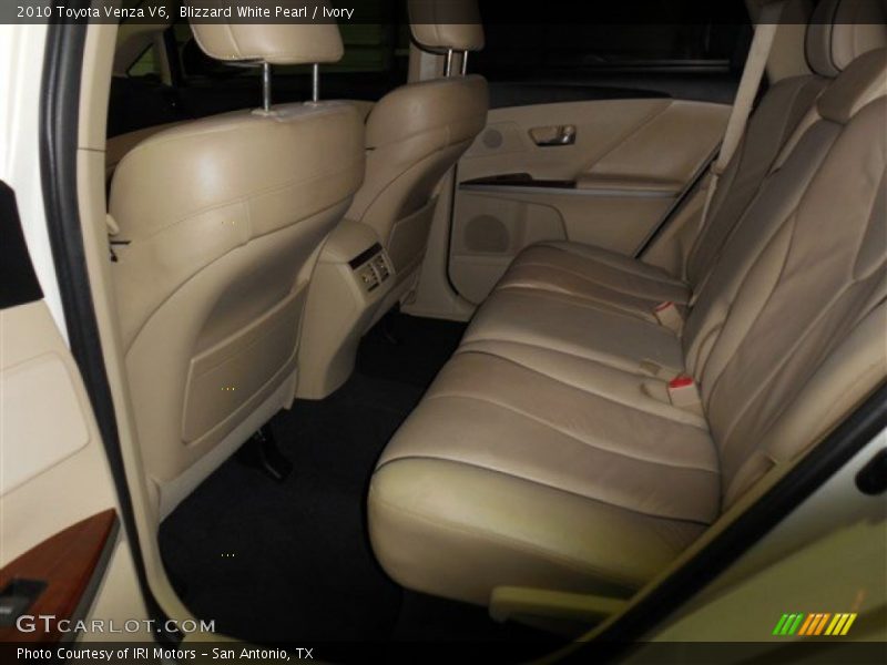 Blizzard White Pearl / Ivory 2010 Toyota Venza V6