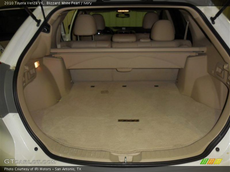 Blizzard White Pearl / Ivory 2010 Toyota Venza V6
