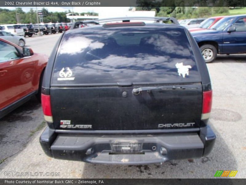 Onyx Black / Graphite 2002 Chevrolet Blazer LS 4x4