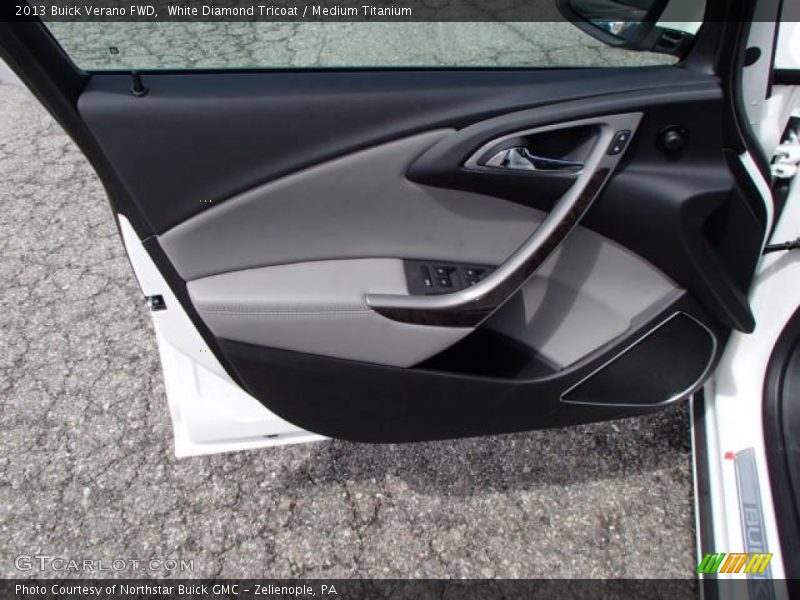 White Diamond Tricoat / Medium Titanium 2013 Buick Verano FWD