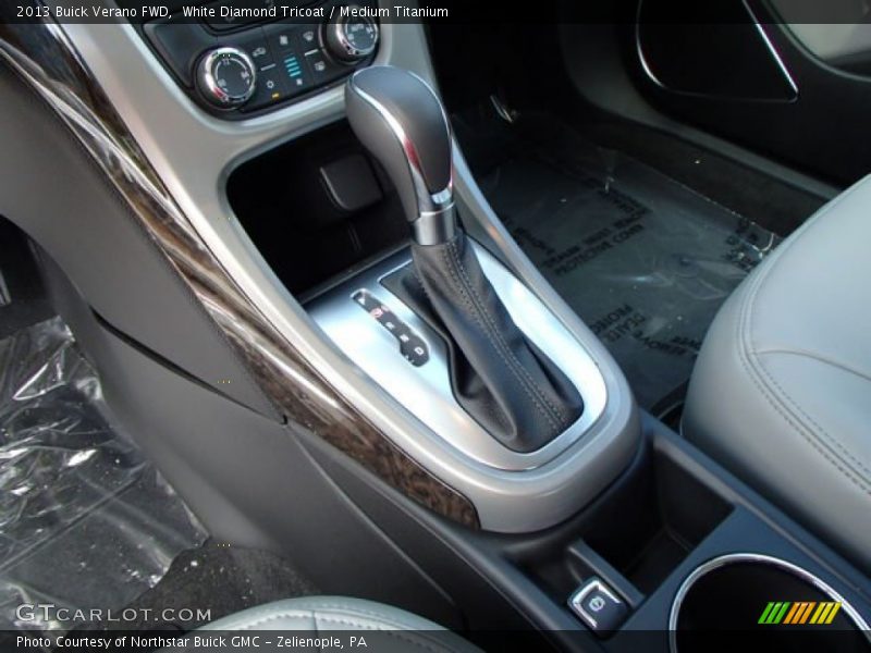 White Diamond Tricoat / Medium Titanium 2013 Buick Verano FWD