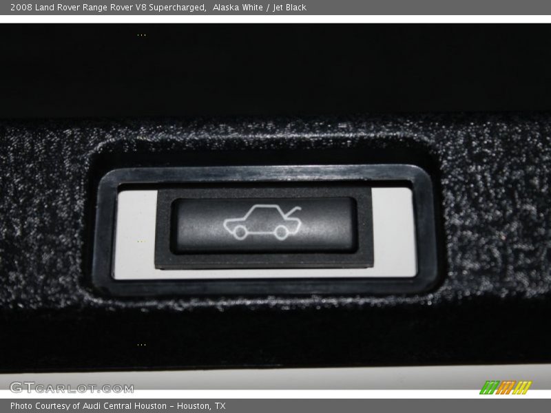 Alaska White / Jet Black 2008 Land Rover Range Rover V8 Supercharged