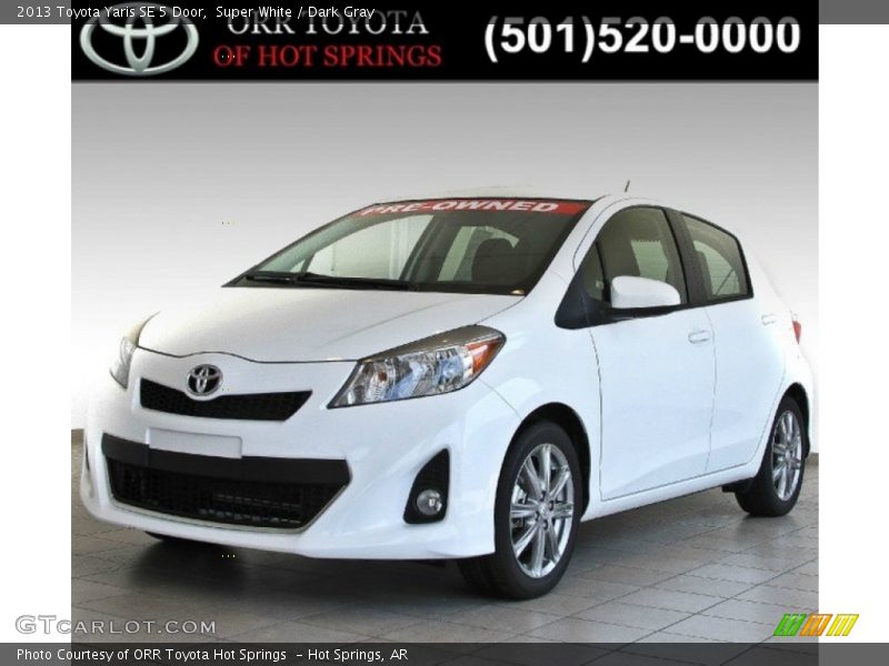 Super White / Dark Gray 2013 Toyota Yaris SE 5 Door